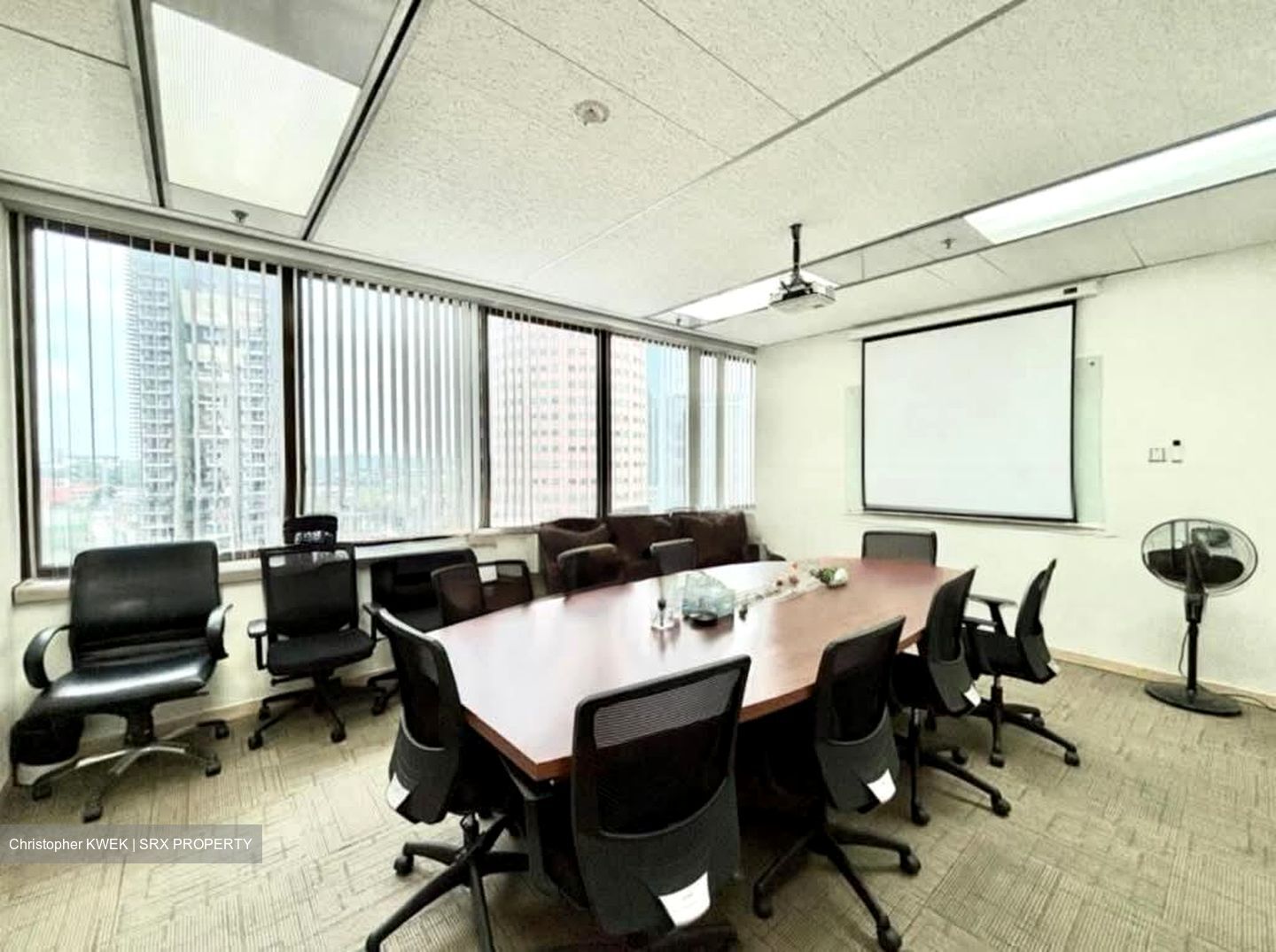 United Square (D11), Office #540842721